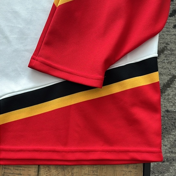 Calgary Flames Hockey Jersey - Size XL - Picture 5 of 10